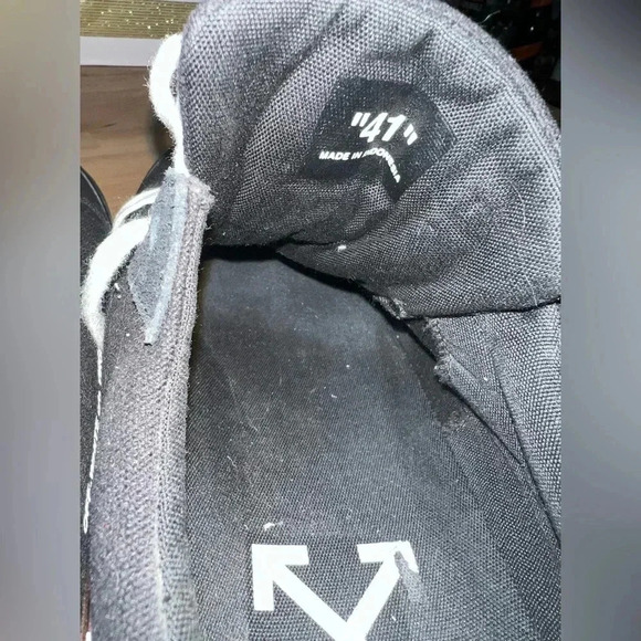 Off-White Vulcanized updated  stripes - Picture 2 of 9